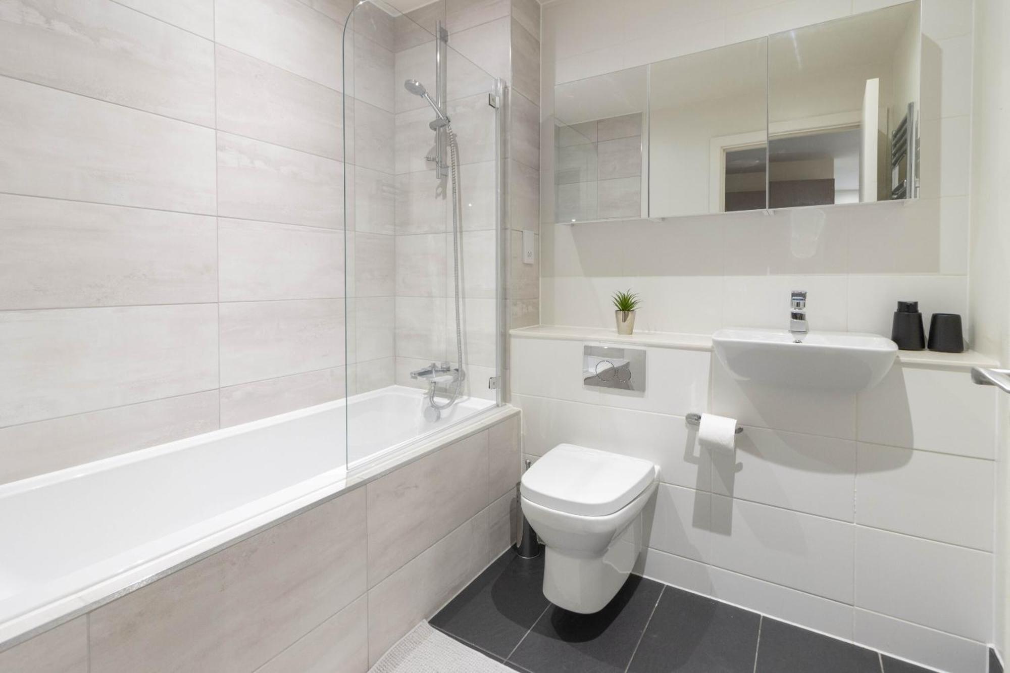 Apartmán Linacre 11 - Modern 2 Bed Behind The Cathedral With Free Parking And Fast Wifi Exeter Exteriér fotografie