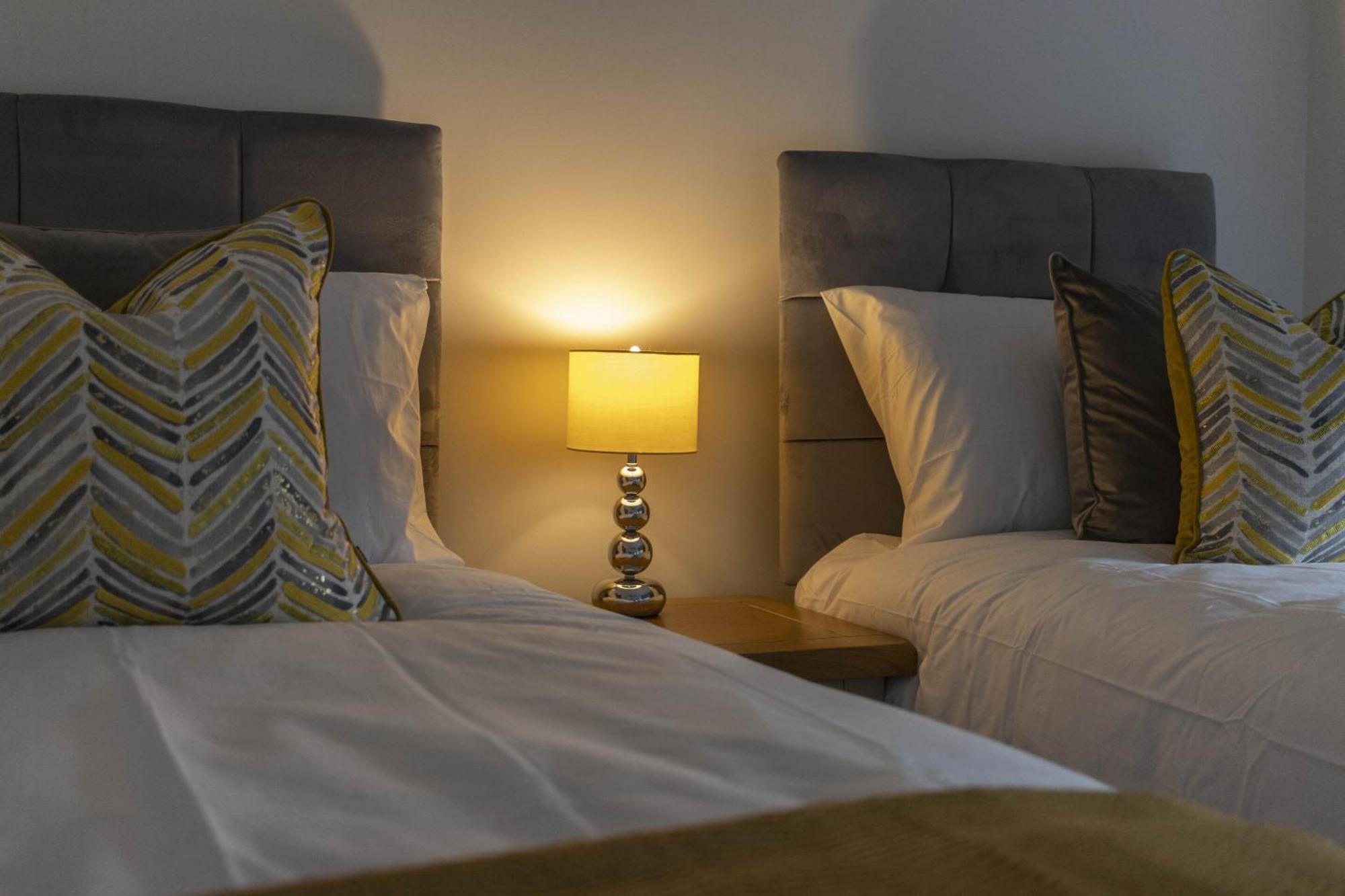Apartmán Linacre 11 - Modern 2 Bed Behind The Cathedral With Free Parking And Fast Wifi Exeter Exteriér fotografie